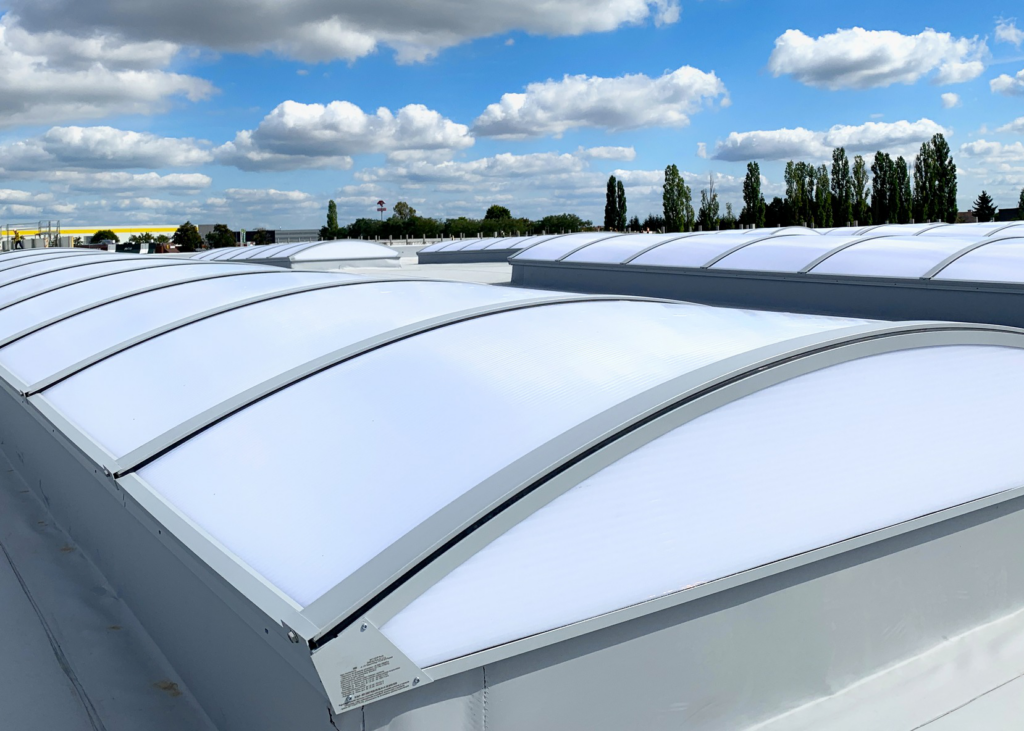 Świetliki dachowe łukowe